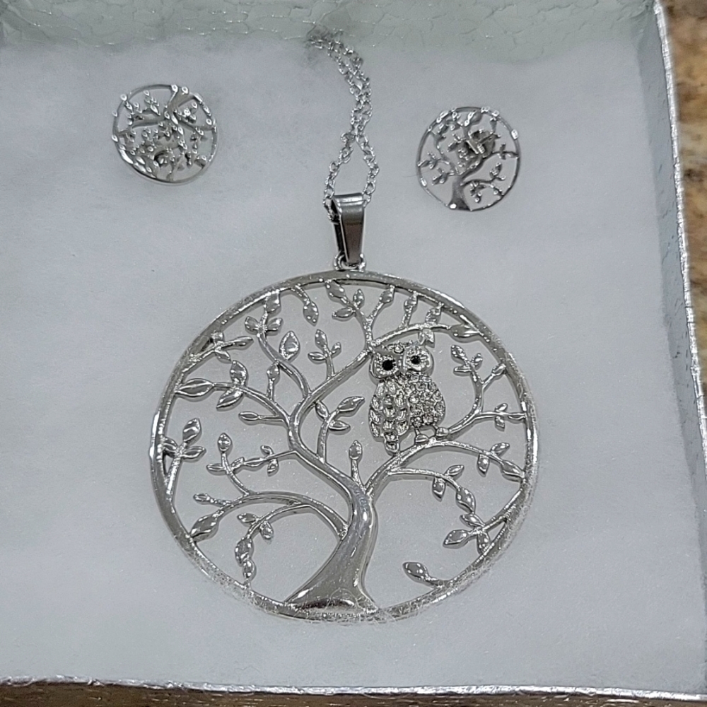 Size 18, color silver